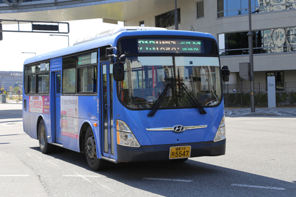 세종시 모든 시내버스에 9월까지 무료 공공 와이파이가 설치된다.