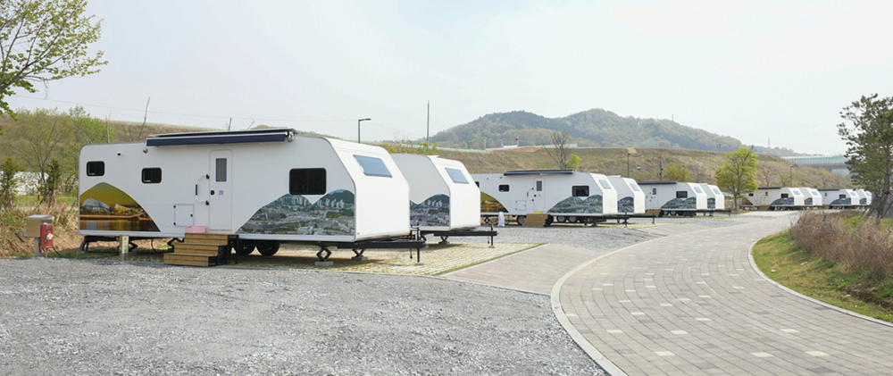 18일부터 코로나19 확진자를 수용하는 세종시 합강오토캠핑장의 생활치료센터 캐러밴들 (사진=세종시)